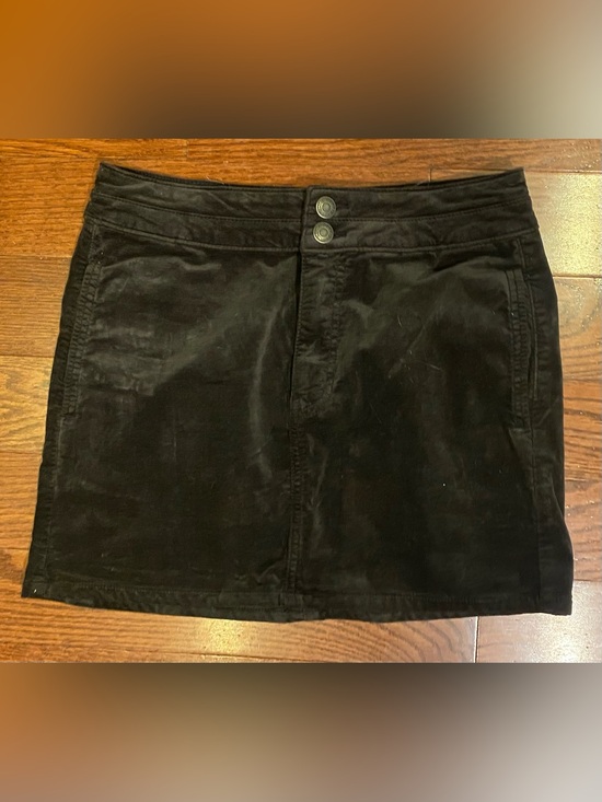 American Eagle Outfitters Dresses & Skirts - American Eagle Skirt Sz 2 Black Faux Suede Pockets Waist 14” Length 14”
